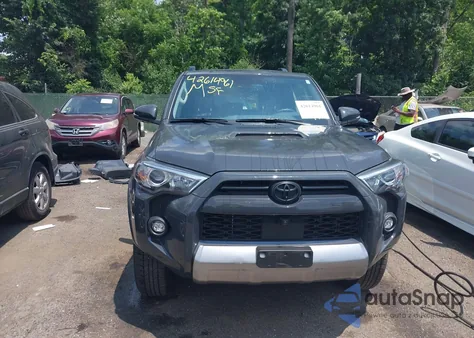 2024 Toyota 4Runner Trd Off Road Premium из США, поврежденный, VIN JTERU5JR4R6301155